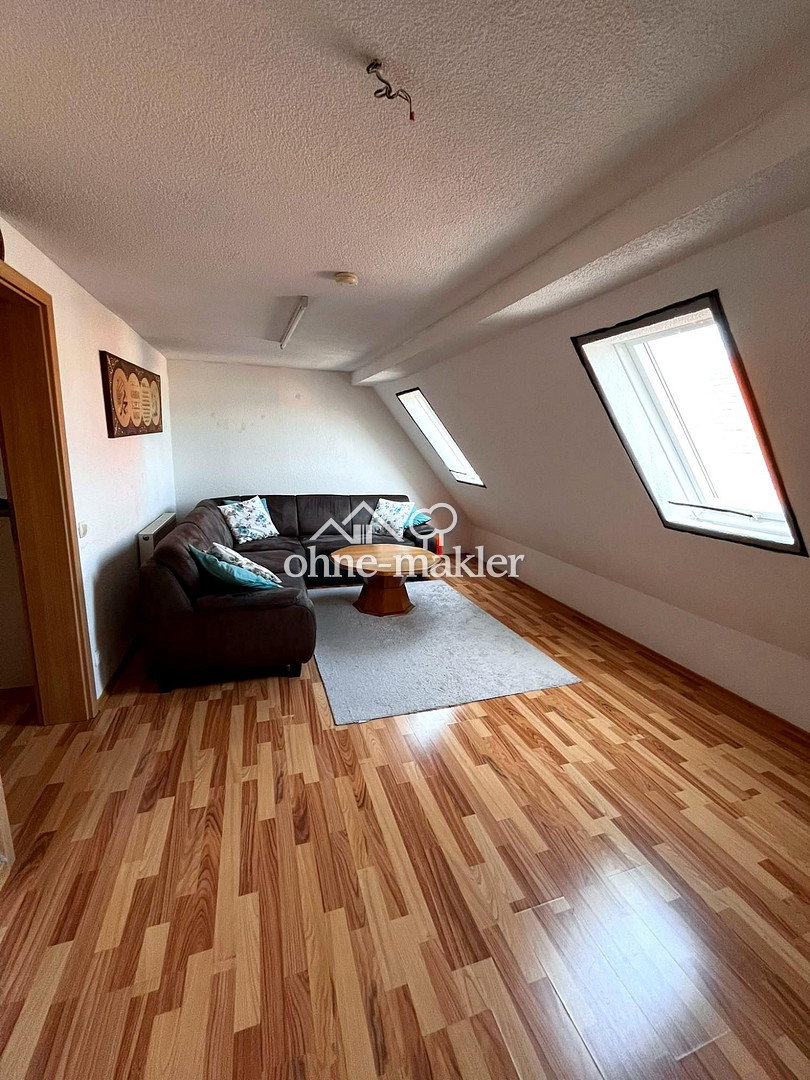Dachgeschosswohnung mit Licht & Ausblick, 74199 Untergruppenbach