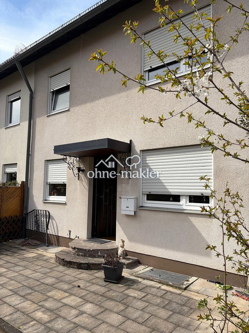 Kornburg Charmantes Reihenmittelhaus mit Balkon, 90455 Nürnberg