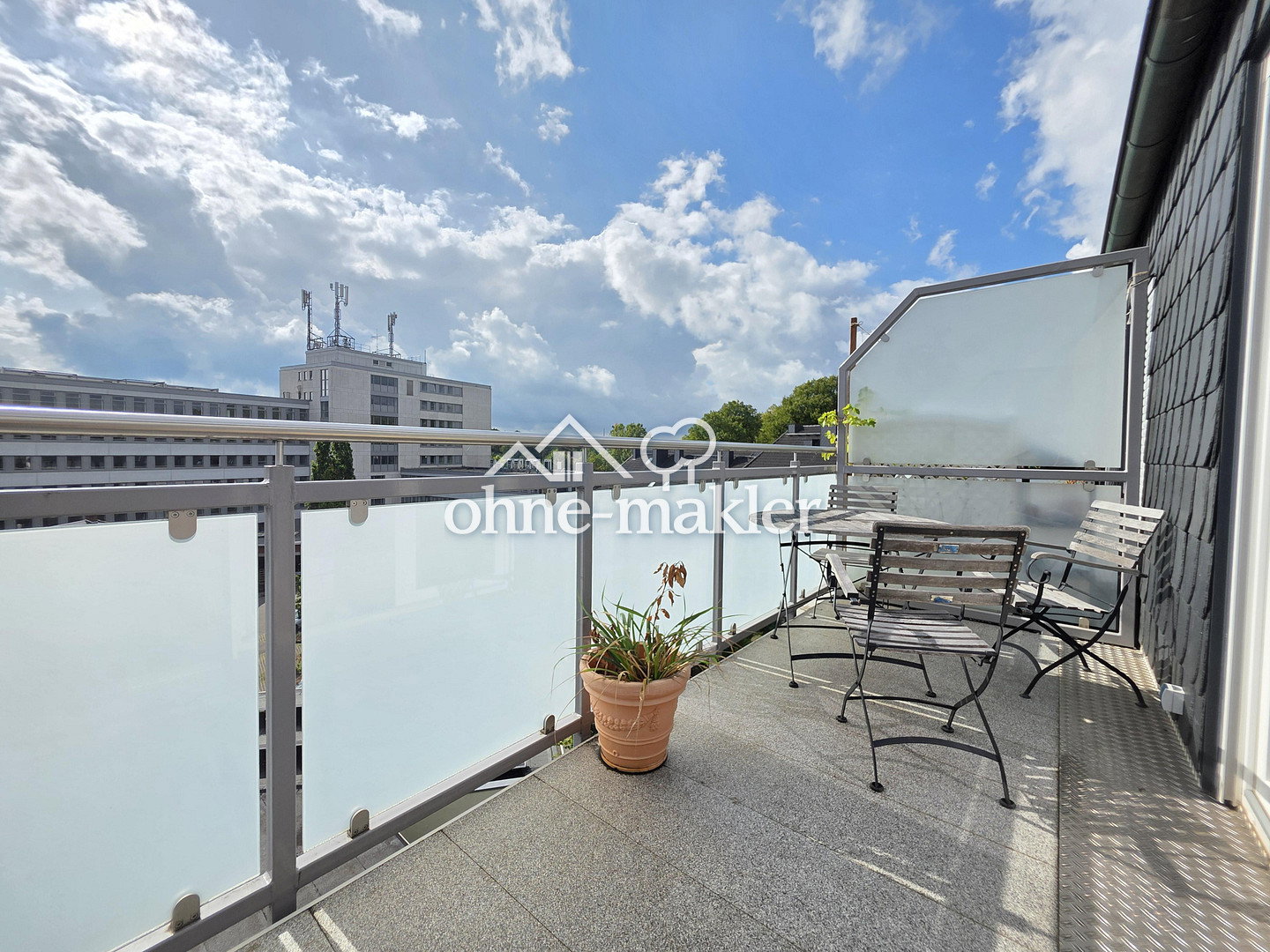 Rooftop-Wohnung mit Balkon in Essen, 45138 Essen (Huttrop Südostviertel)