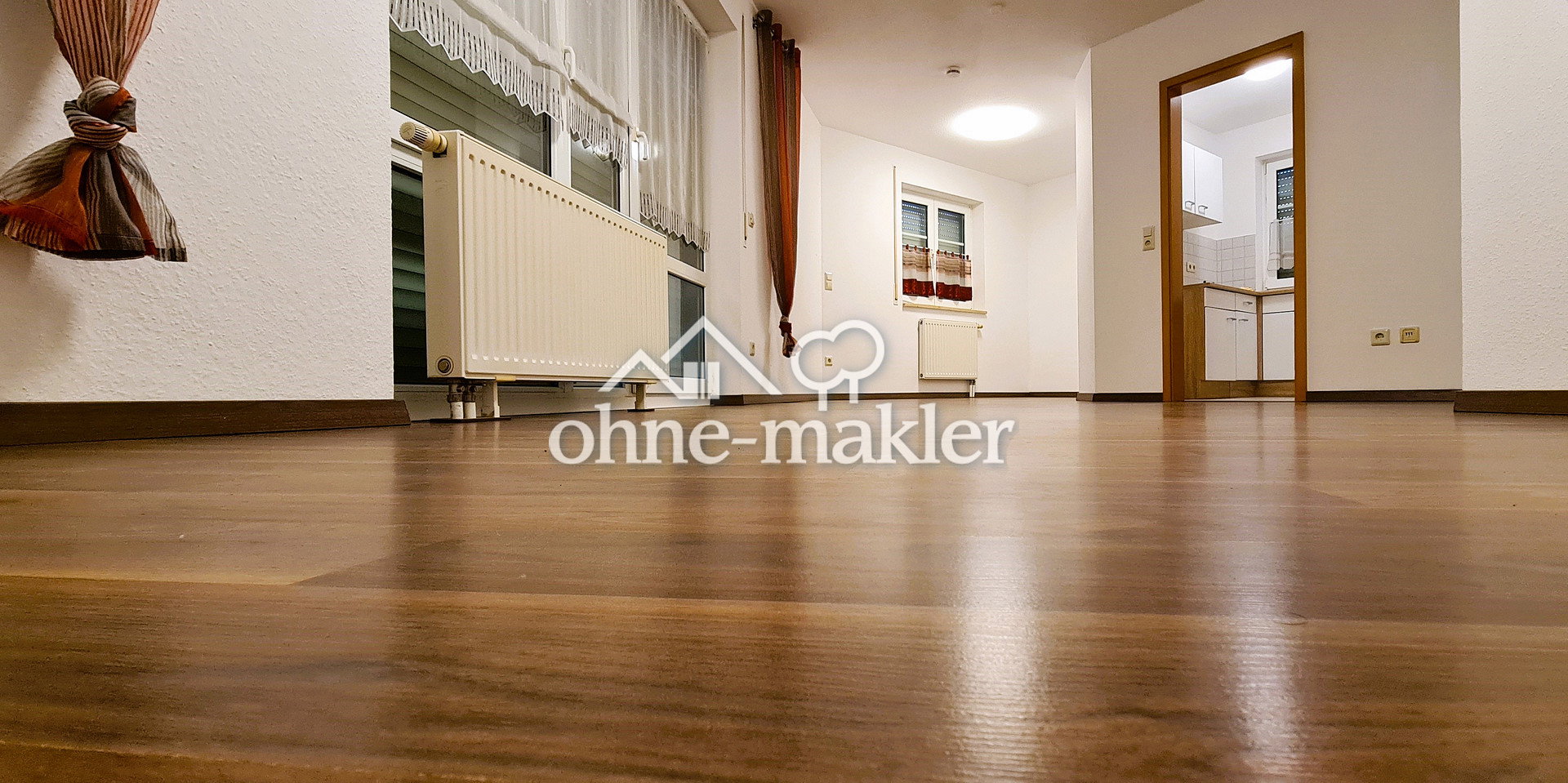 Heller Single-Bereich mit Balkon in Gera-Debschwitz, 7548 Gera