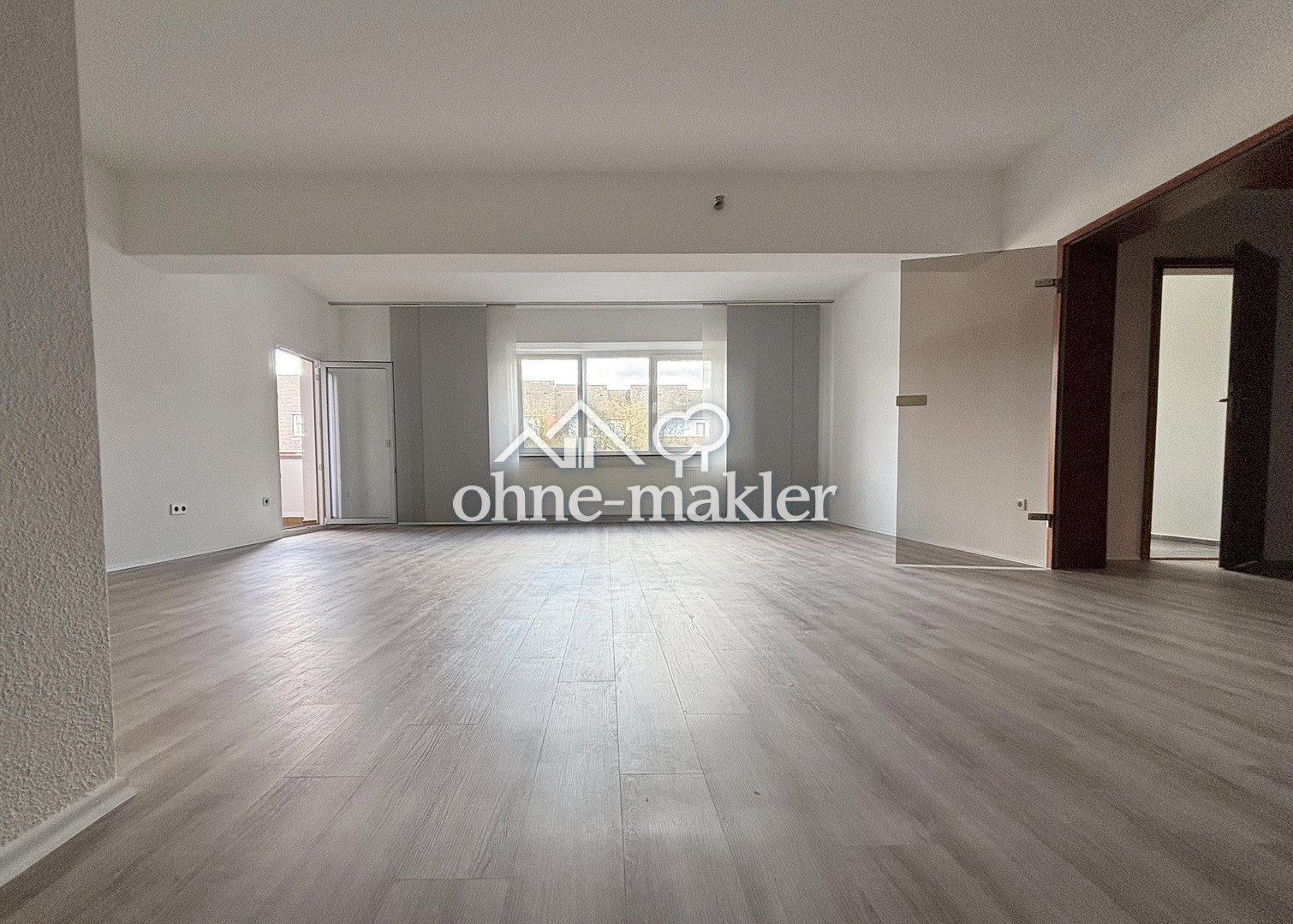 Gepflegte Wohnung mit Loggia in Braunschweig, 38104 Braunschweig (Braunschweig Gliesmarode Riddagshausen Schapen Volkmarode)