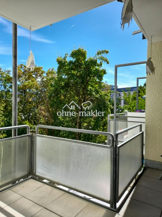 2-Zimmer-Wohnung (möbl.) mit Balkon und Aufzug in Stuttgart Nord / Mitte, nähe Milaneo, 70191 Stuttgart (Bad Cannstatt Nord)