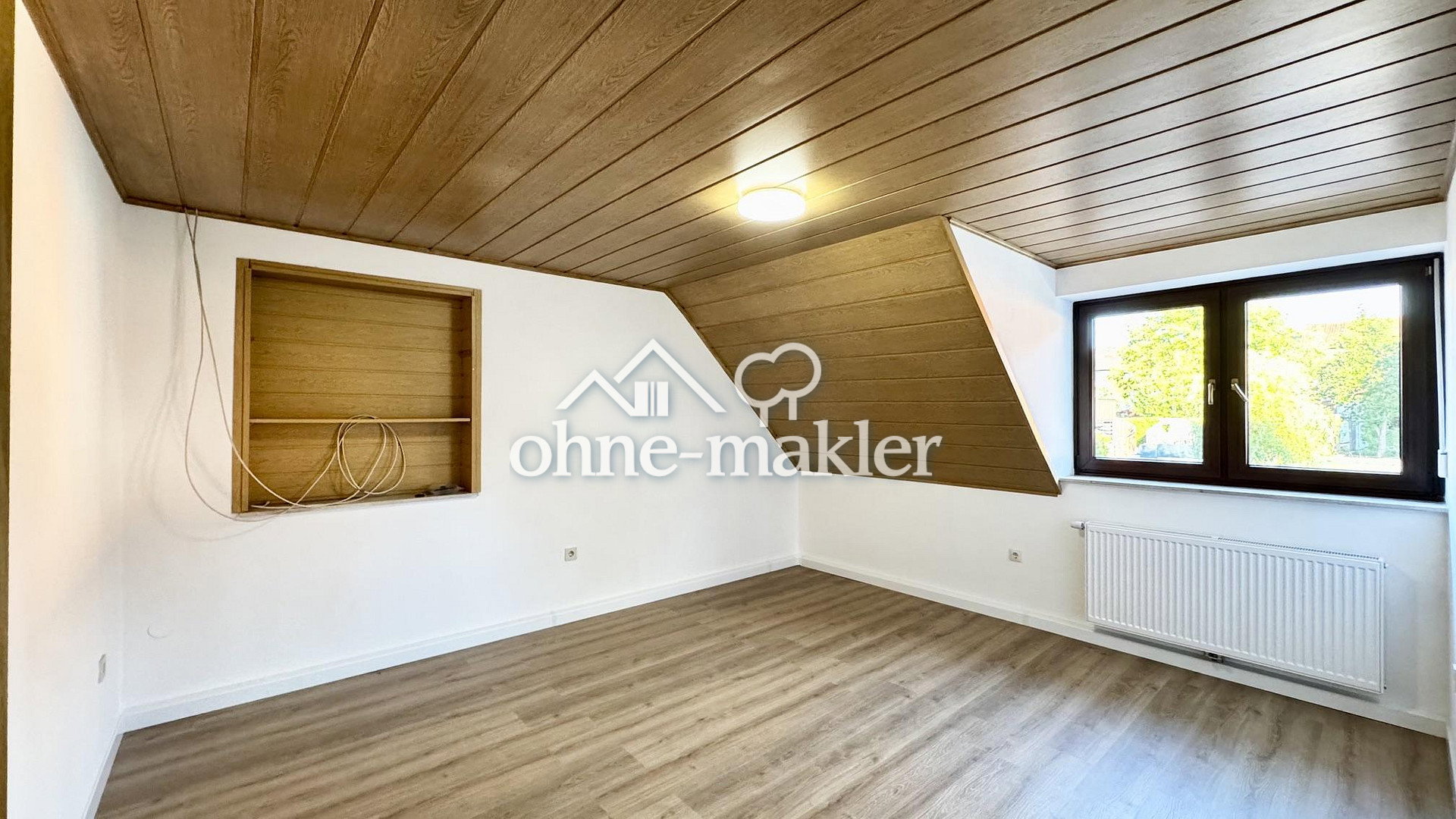Dachgeschosswohnung mit Kamin – ruhig & gut angebunden, 96182 Reckendorf