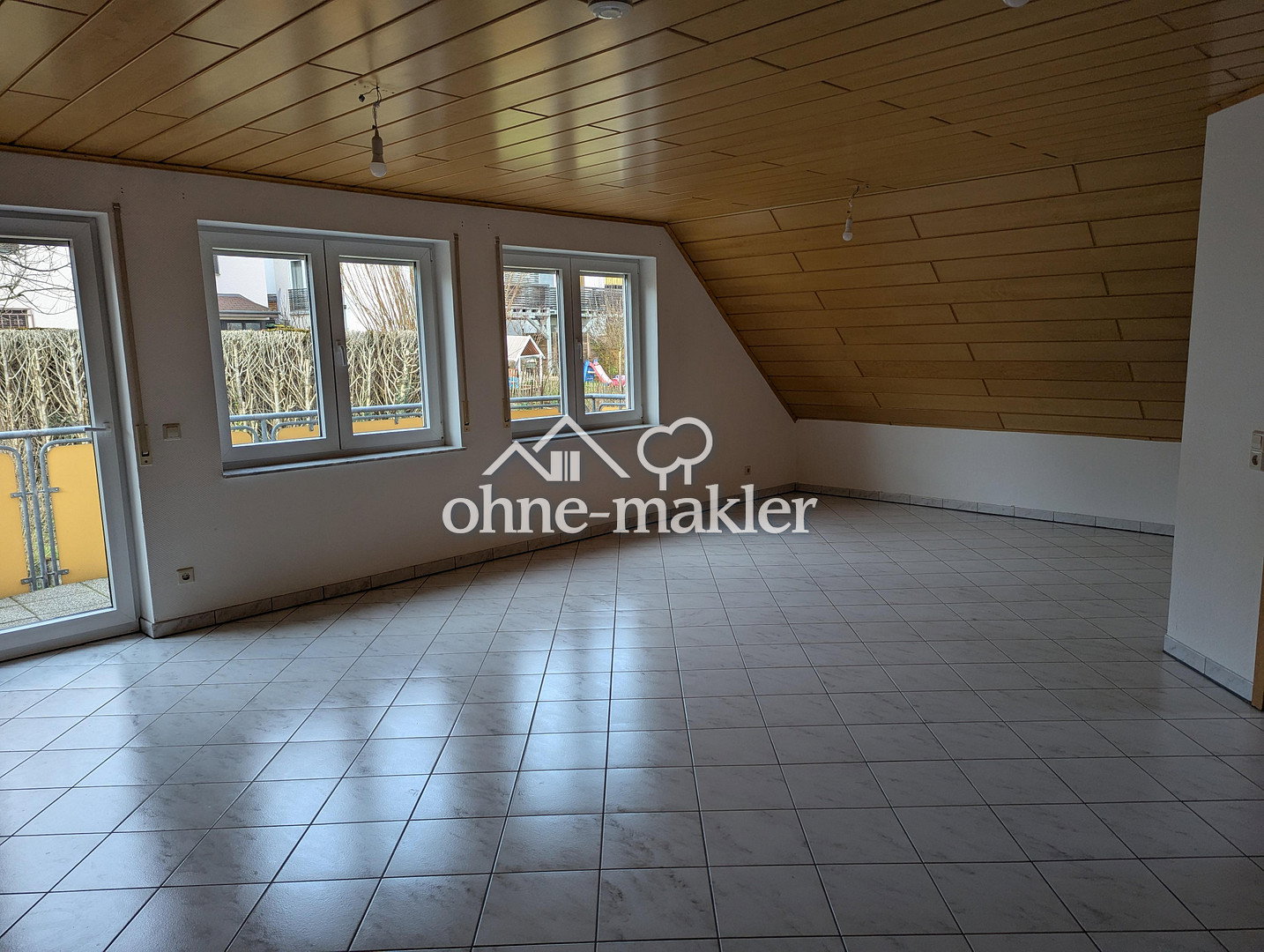 Dachgeschosswohnung mit Platz & Top-Lage, 75196 Remchingen