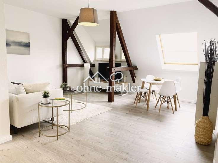Dachgeschosswohnung mit Loggia & Balkencharme, 4299 Leipzig (Probstheida Stötteritz)