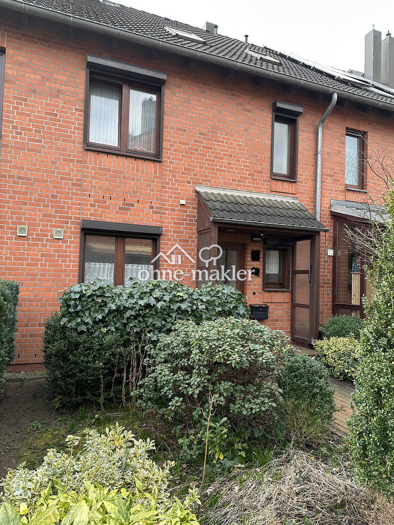 Reihenhaus mit Kamin & Garage in Kiel-Russee, 24111 Kiel (Russee)