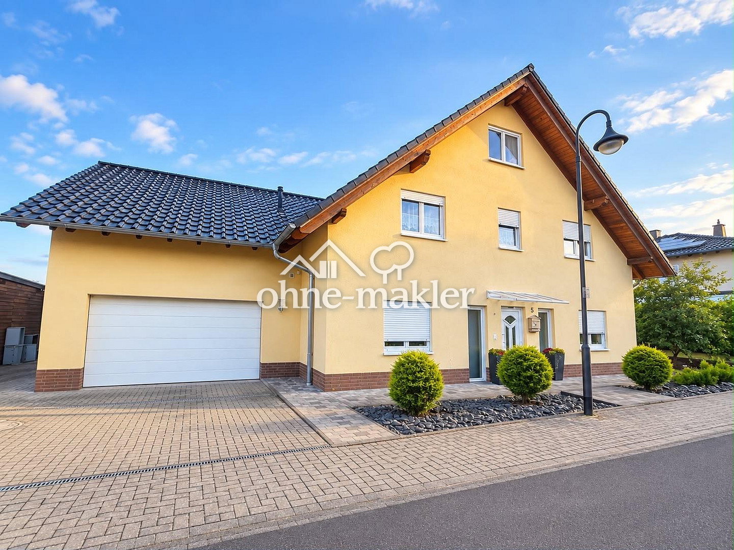 Platz für die ganze Familie: EFH am Feldrand mit Doppelgarage, PV & Sauna – provisionsfrei, 65599 Dornburg