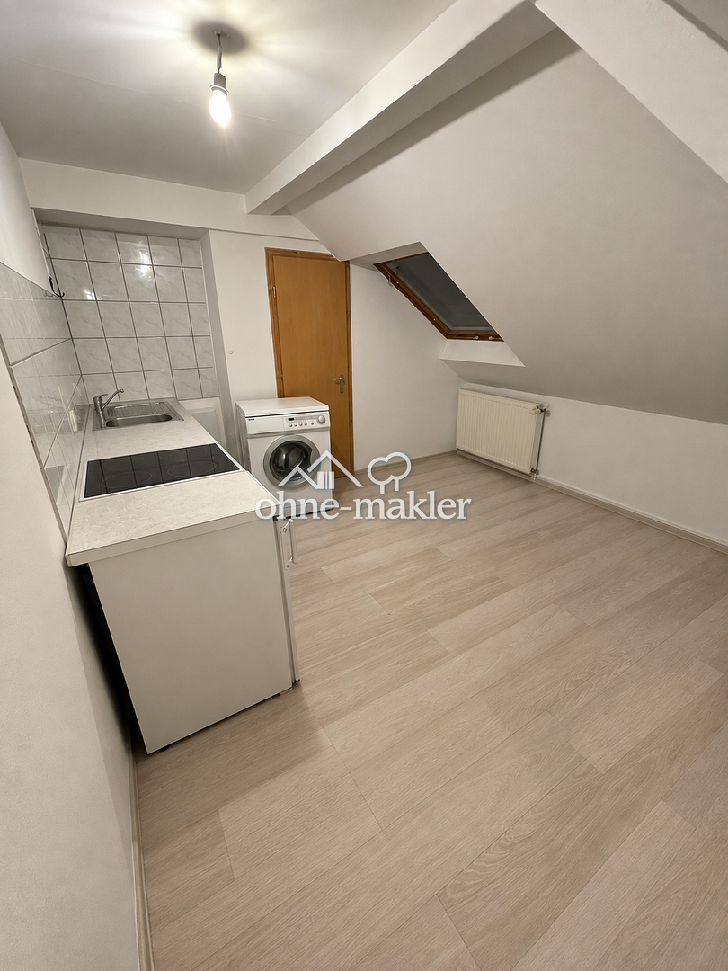 Dachgeschosswohnung in Barmen – sonnige Aussicht, 42275 Wuppertal (Barmen)