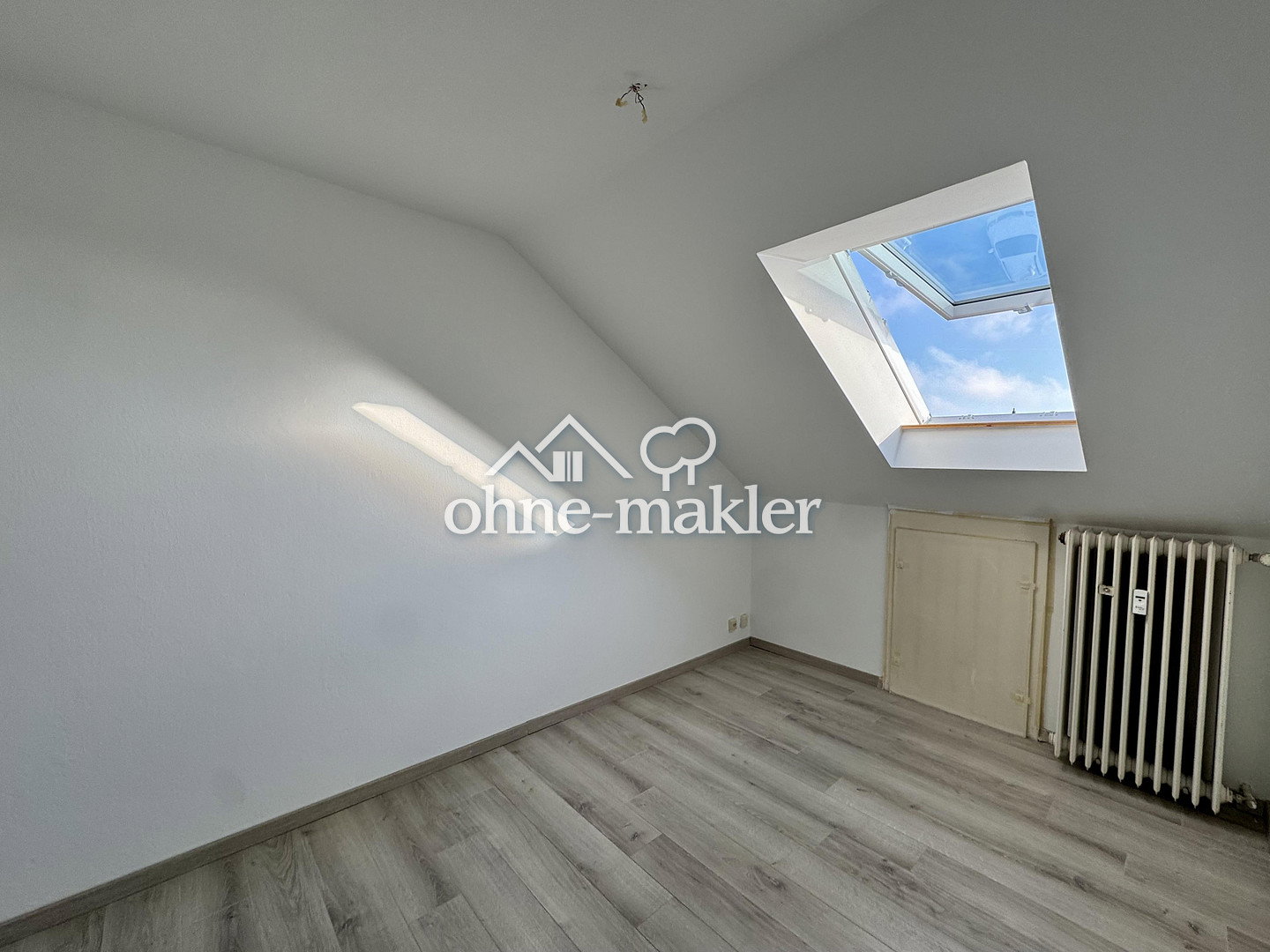 Dachgeschosswohnung in Barbing – Ihr neues Zuhause, 93092 Barbing
