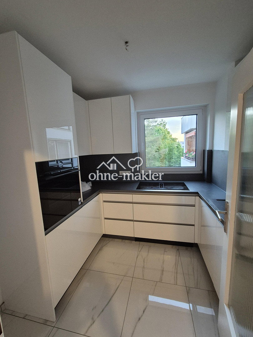 Helle 3-Zimmer Wohnung mit Einbauküche in Ottobrunn, 85521 Ottobrunn