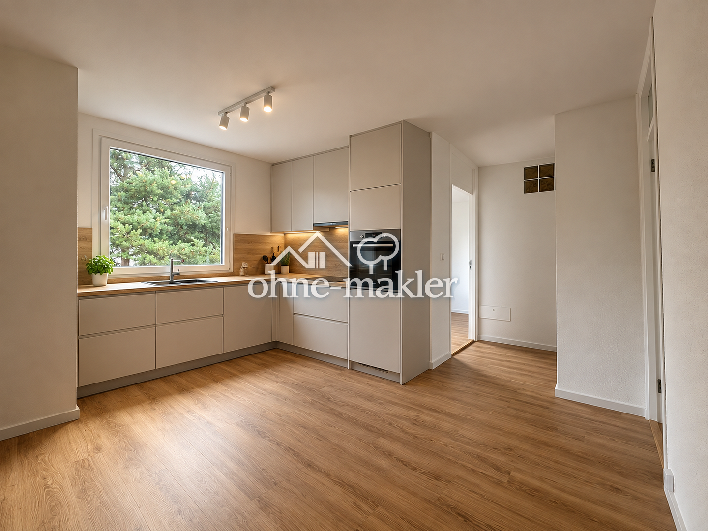 Regensburg Reinhausen Charmante 3-Zimmer Wohnung, 93057 Regensburg (Brandlberg-Keilberg Konradsiedlung-Wutzlhofen Reinhausen Sallern-Gallingkofen)