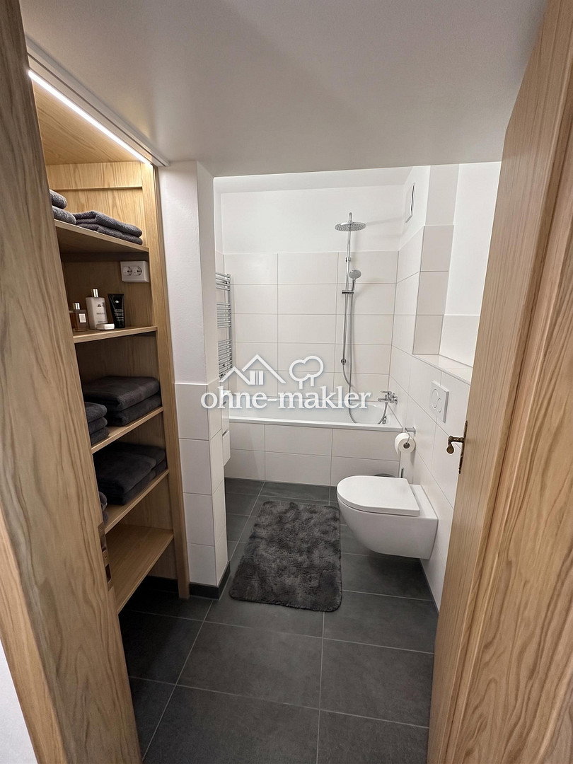 zentral & kernsaniert 4 Zimmer Wohnung in Mönchengladbach, 41065 Mönchengladbach (Hardterbroich Hermges Lürrip Pesch)