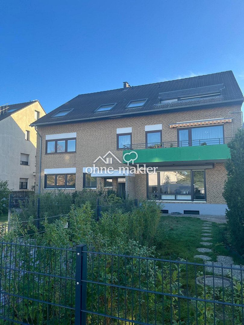 Helle Dachgeschosswohnung mit Balkon & Weitblick, 40724 Hilden
