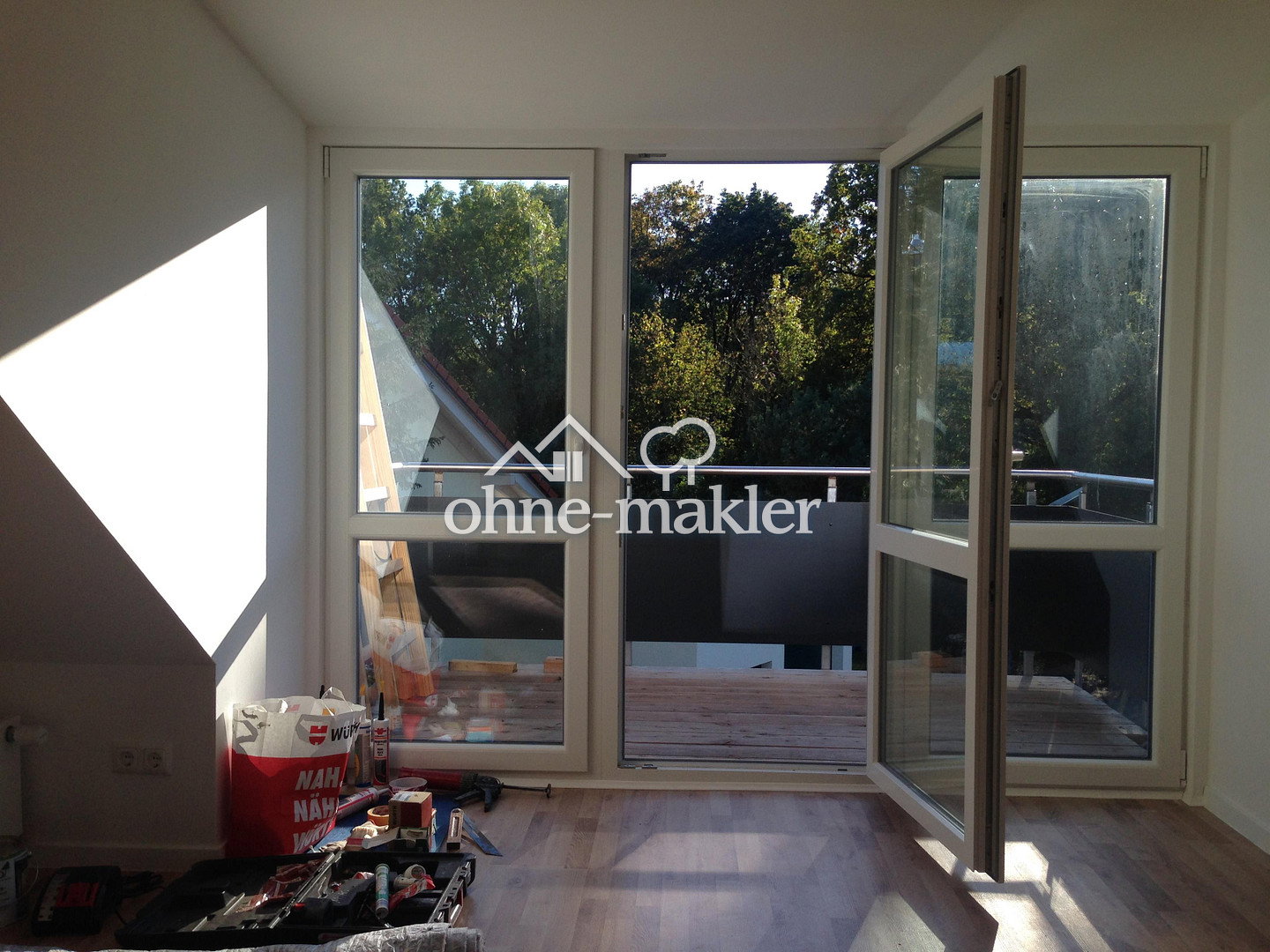 Dachgeschoss mit Balkon & Waldblick in München, 81827 München (Ramersdorf-Perlach Trudering-Riem)