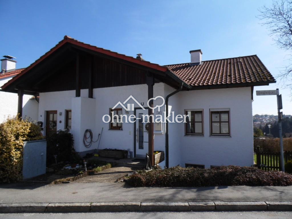 Traumhaus mit Dachatelier & Fernsicht in Salzweg, 94121 Salzweg