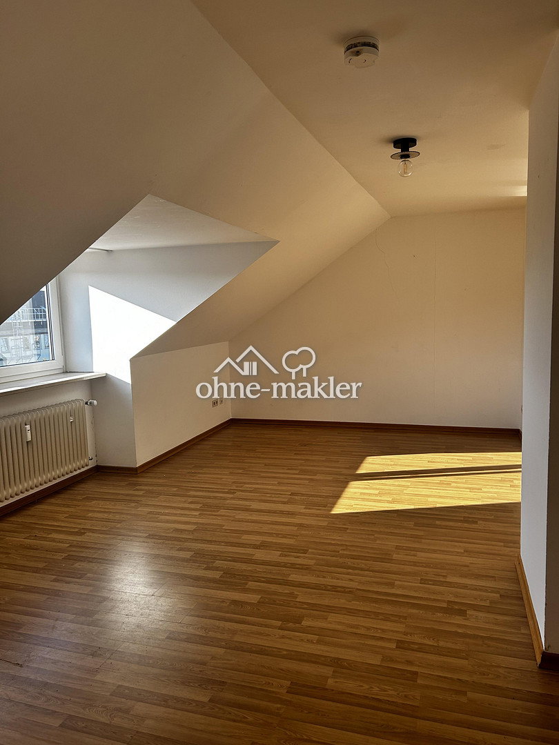 Zentral in München-Sendling: Schöne 2-Zimmer-Dachgeschosswohnung befristet auf 2 Jahre, 81369 München (Sendling Sendling-Westpark Thalk. Obersendl.-Forsten-Fürstenr.-Solln)