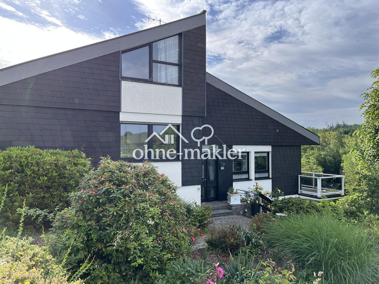 Architektenhaus mit Einliegerwohnung – Traumlage, 51588 Nümbrecht