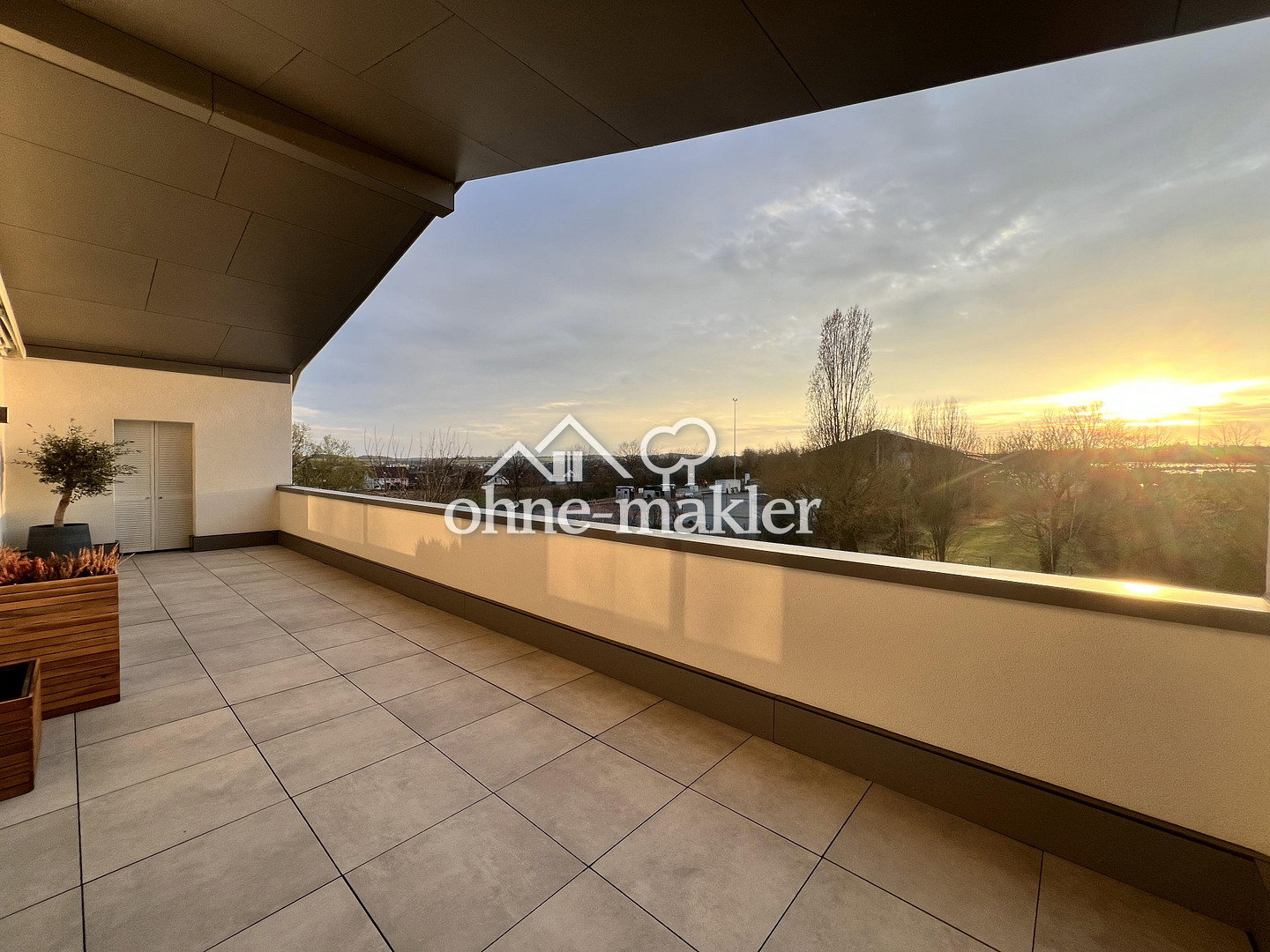 Exklusive 6 Zimmerwohnung mit einer Master-Suite, Kühloption und zwei großen Dachterrassen, 74722 Buchen (Odenwald)