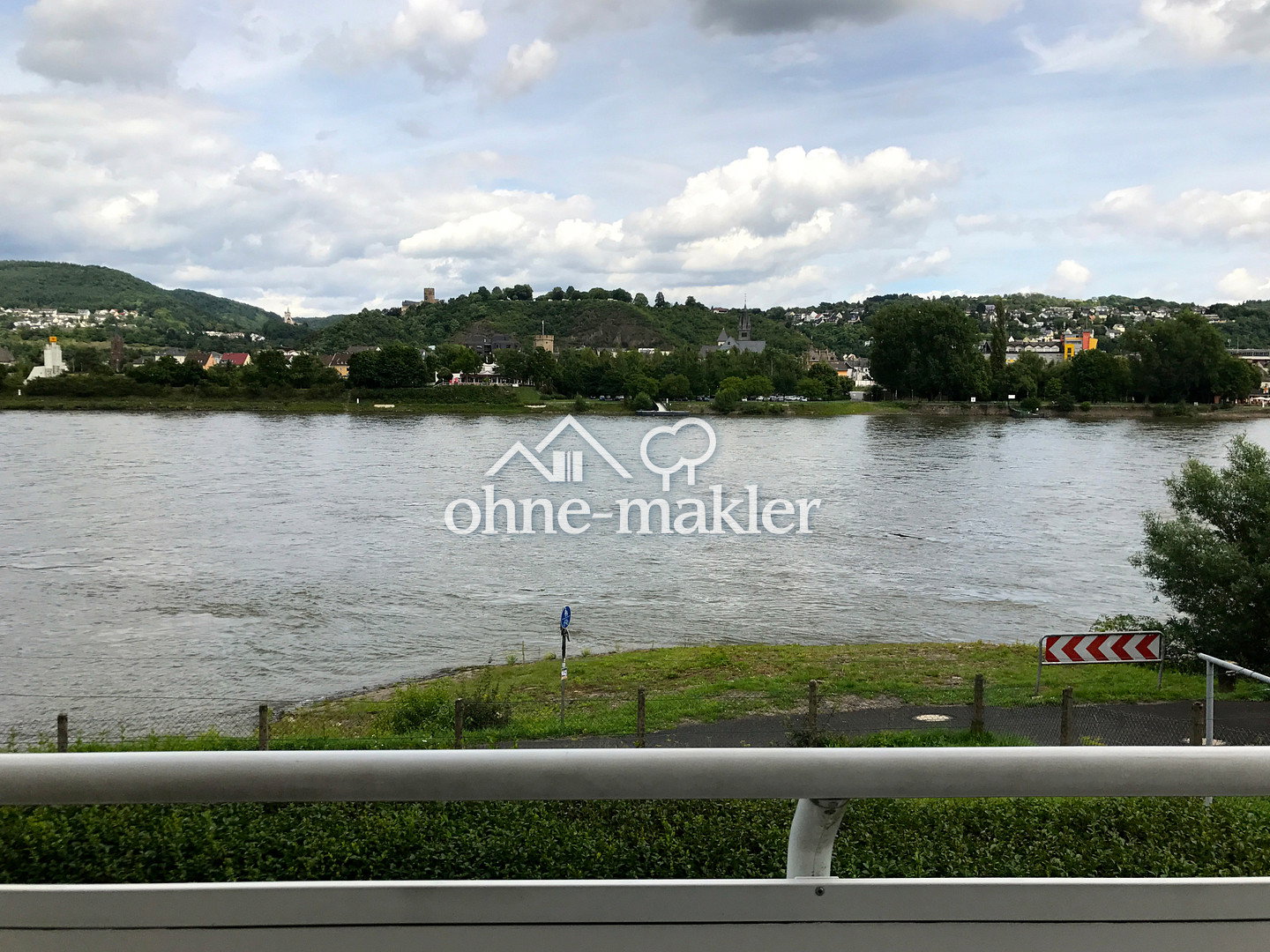 Rheinblick-Wohnung in Koblenz - Traumlage, 56075 Koblenz (Karthause Mitte Oberwerth Stolzenfels Süd)