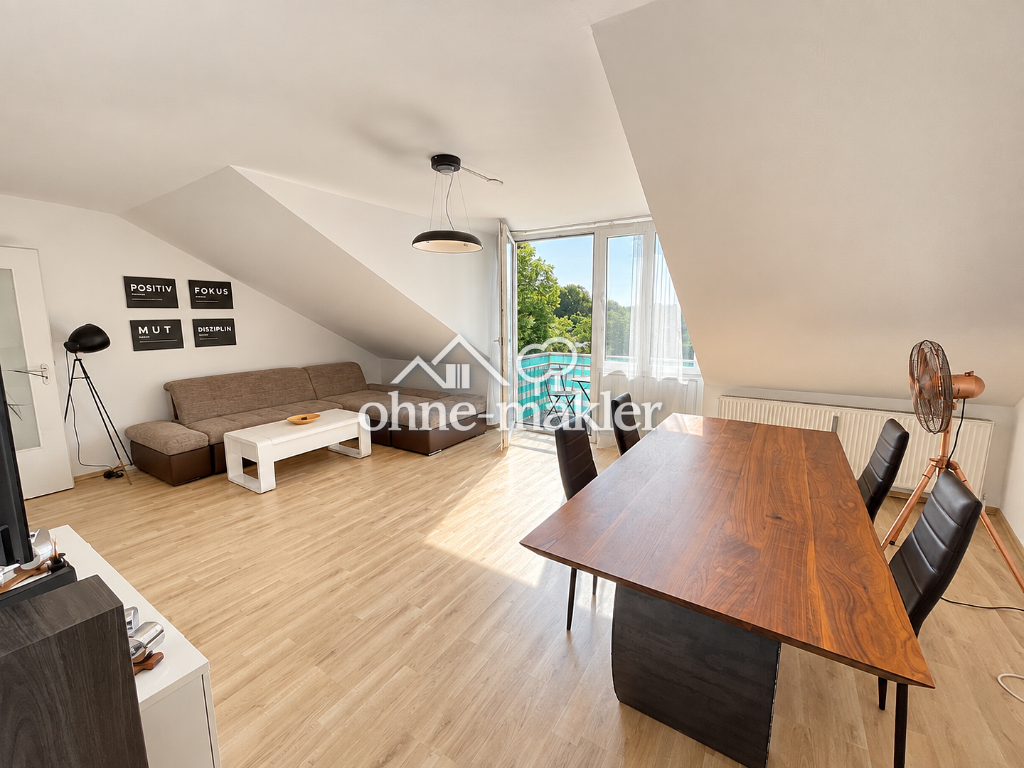 Dachgeschosswohnung in Ottobrunn – sonnig & provisionsfrei, 85521 Ottobrunn
