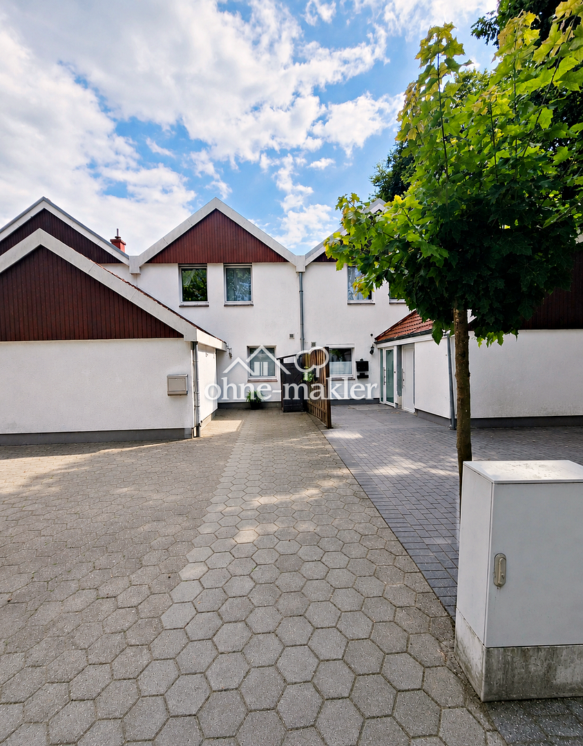 Von Privat: Liebevoll gepflegtes Mittelreihenhaus mit Garten und 2 Stellplätzen, 22926 Ahrensburg