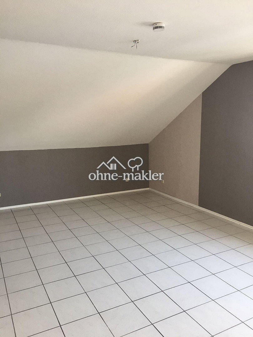 Dachgeschosswohnung in Sinntal – ruhig & geräumig, 36391 Sinntal