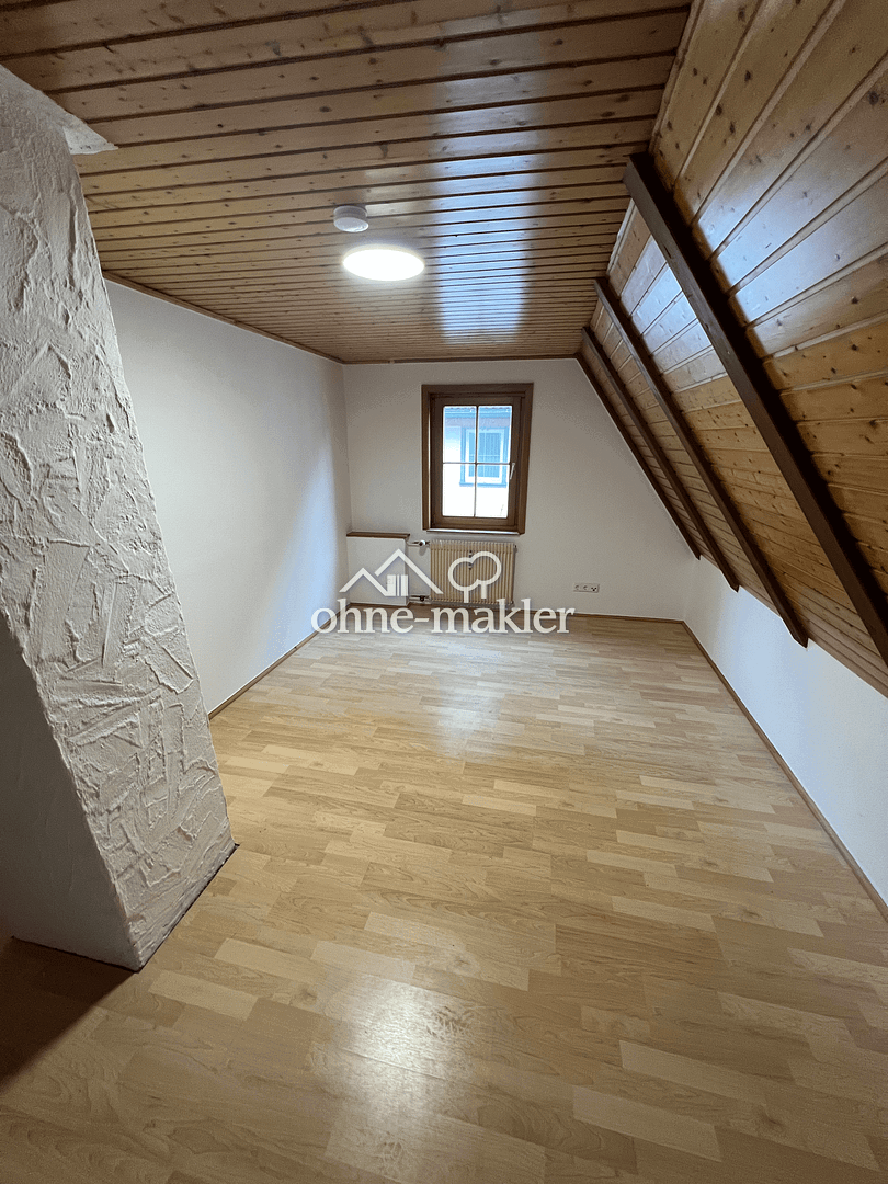 Dachgeschosswohnung in Dornstetten – gemütlich & hell, 72280 Dornstetten