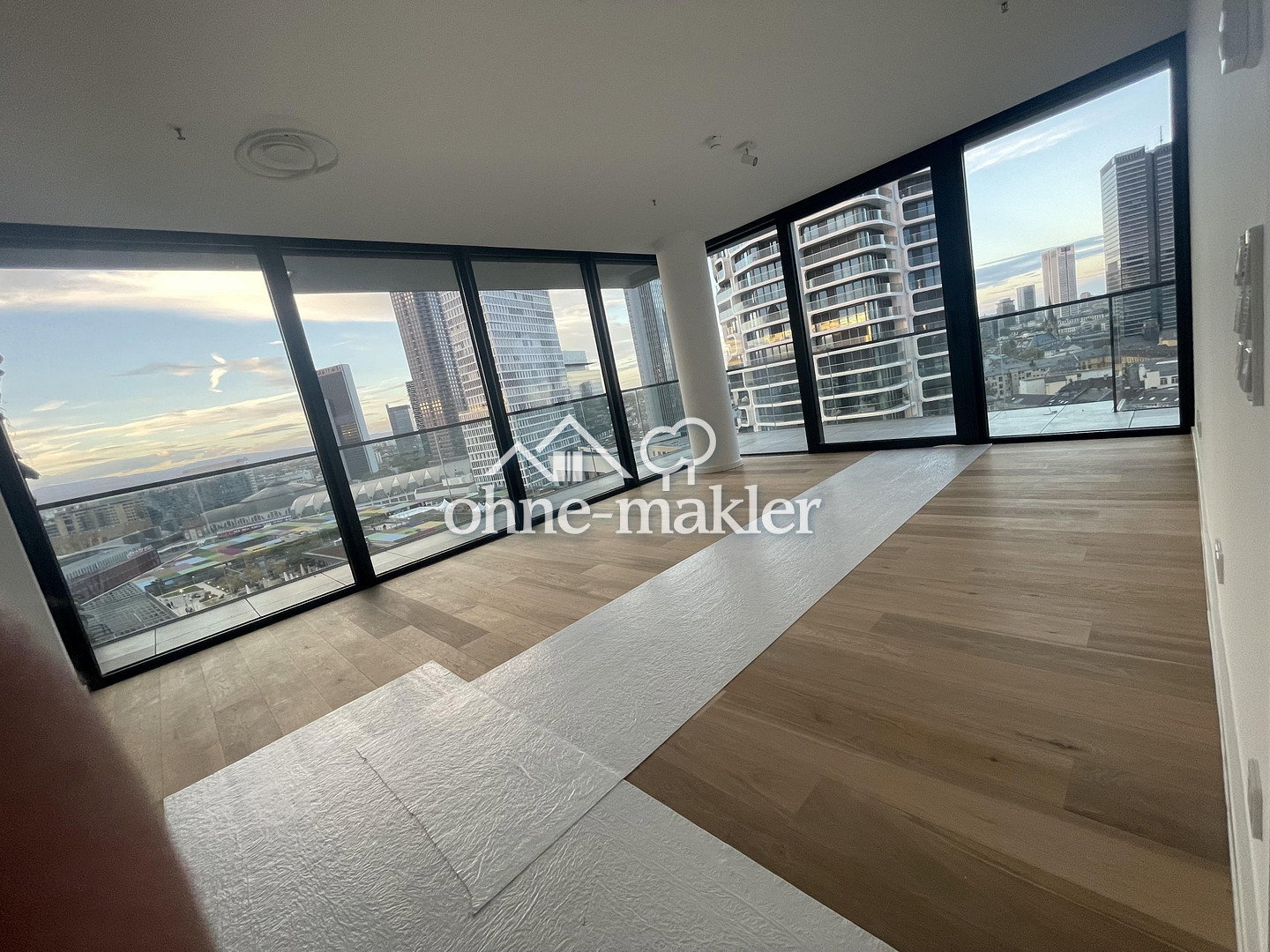 Frankfurt Skyline-Blick Luxus-Wohnung im Eden Tower, 60327 Frankfurt am Main (Gallus Gutleutviertel Westend-Süd)