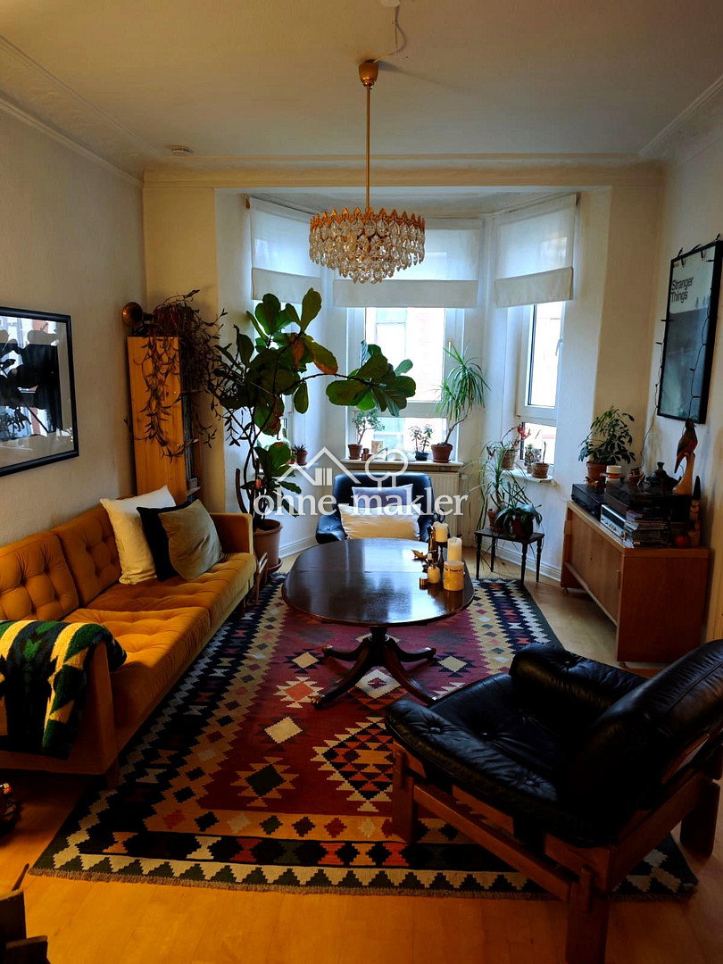 Altbauwohnung mit Kamin & Balkon in Bremerhaven, 27576 Bremerhaven (Lehe Mitte)