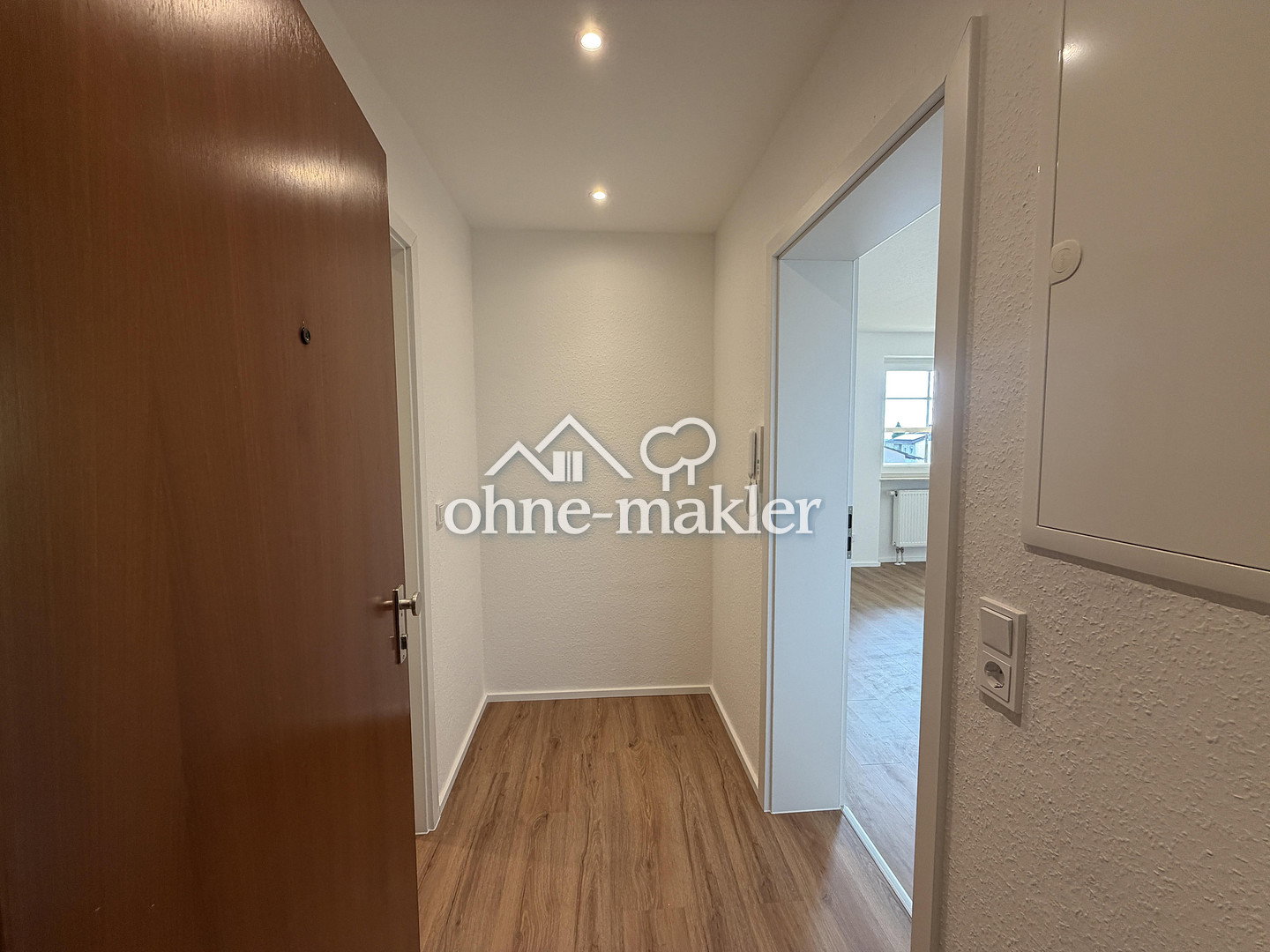 Zwei Balkone & sanierter Charme in Medenbach, 65207 Wiesbaden