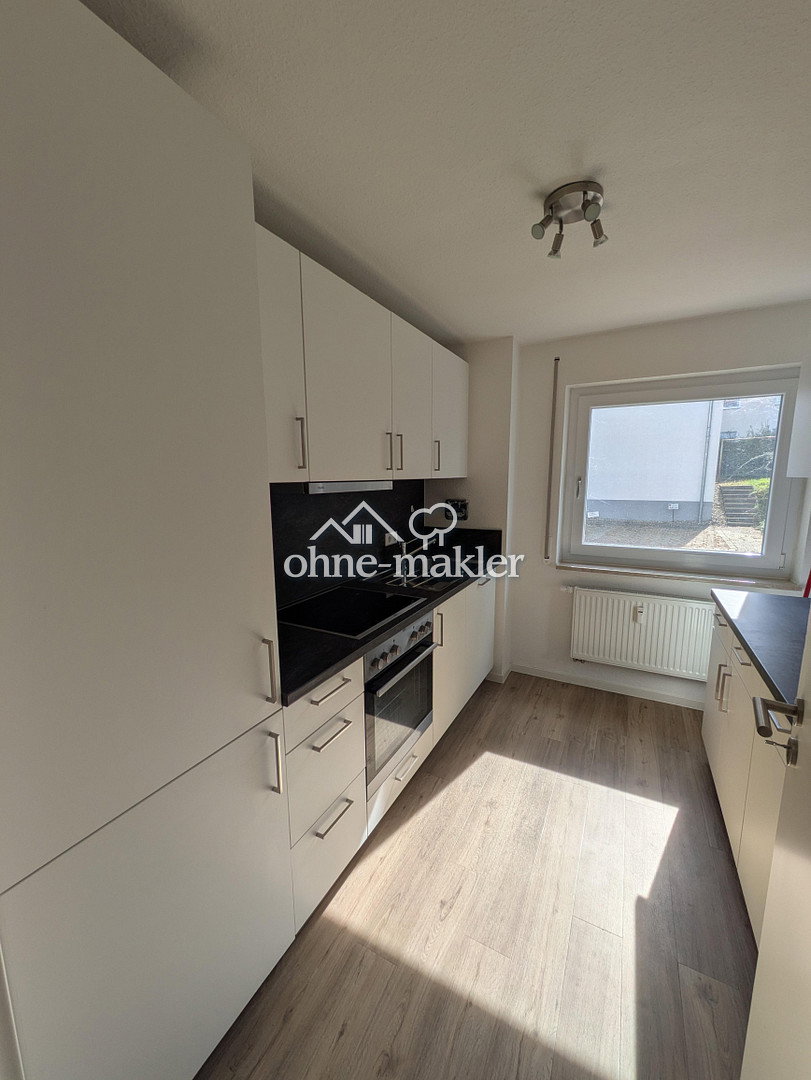 Gut geschnitten mit Küche und Balkon, 71706 Markgröningen