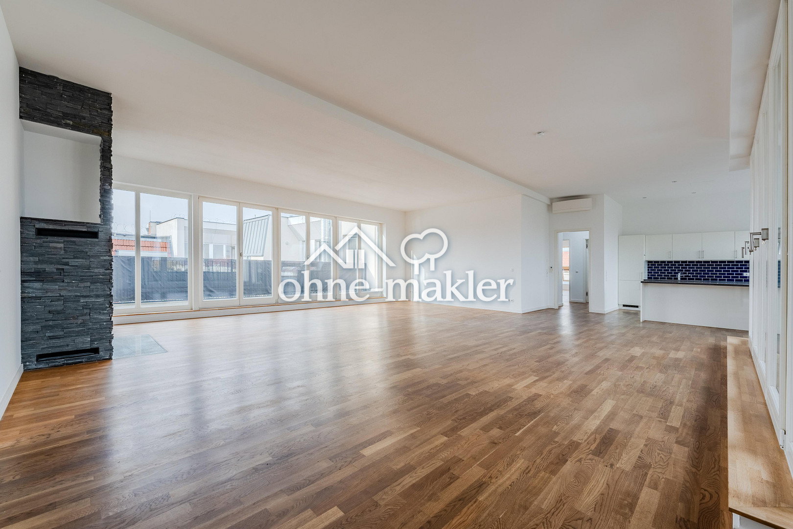 Luxus-Dachgeschoss mit Blick auf den Platz, 10245 Berlin (Friedrichshain-Kreuzberg Friedrichshain)