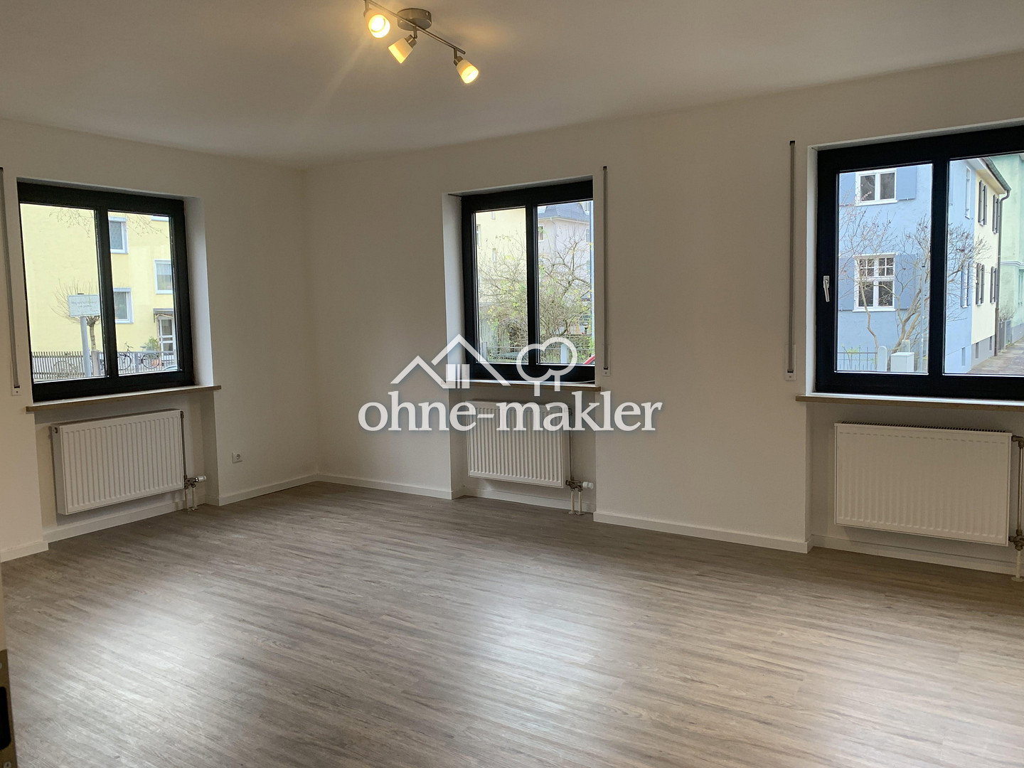 Helle 3-Zimmer Wohnung mit Balkon in Augsburg-Pfersee, 86157 Augsburg (Kriegshaber Pfersee)