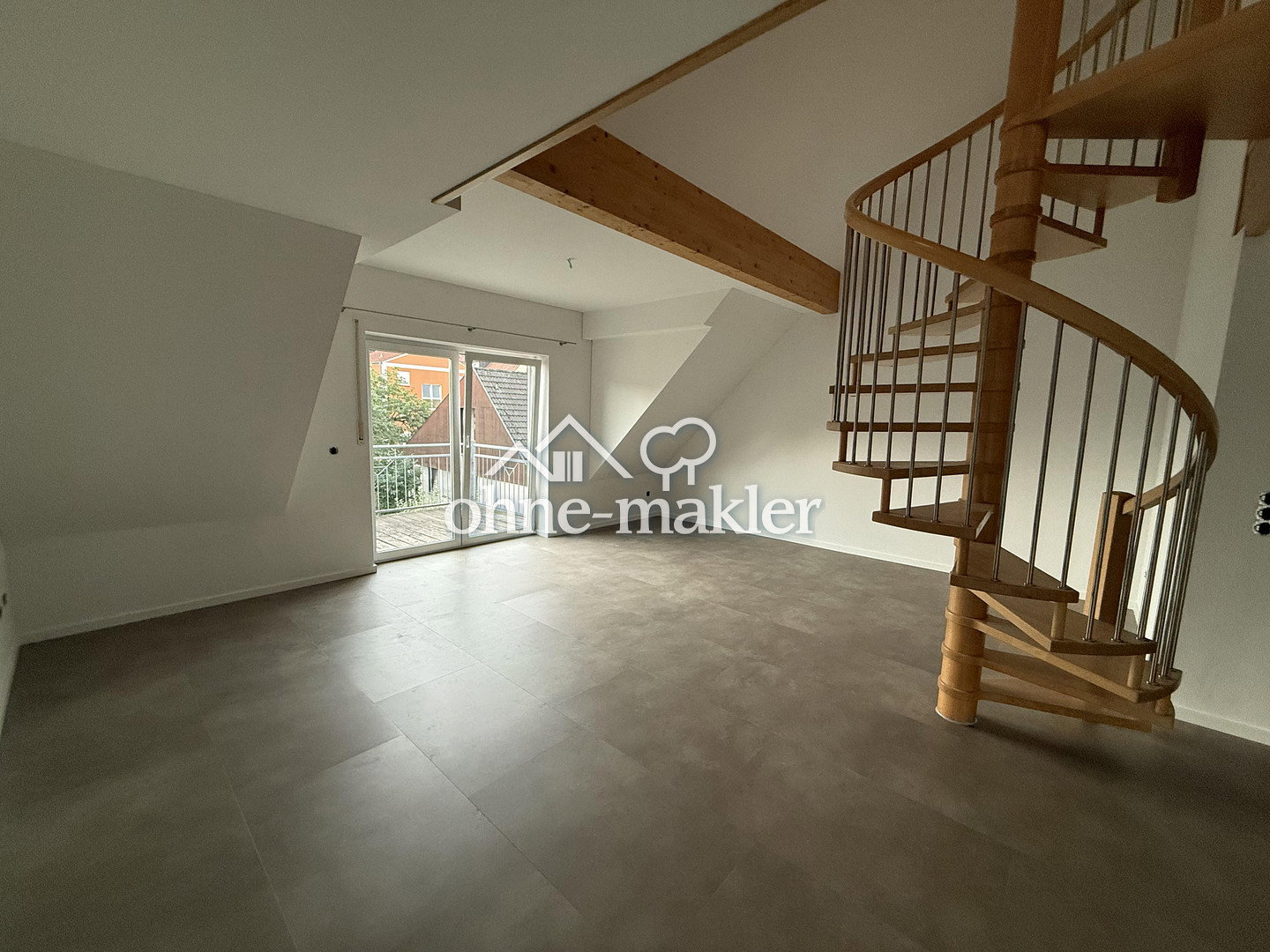 Galeriewohnung mit Balkon & Grünblick in Regensburg, 93059 Regensburg