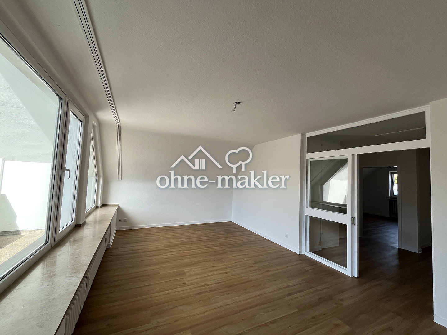Dachgeschosswohnung mit Balkon in Köln-Mülheim, 51063 Köln (Mülheim Buchheim Stammheim)