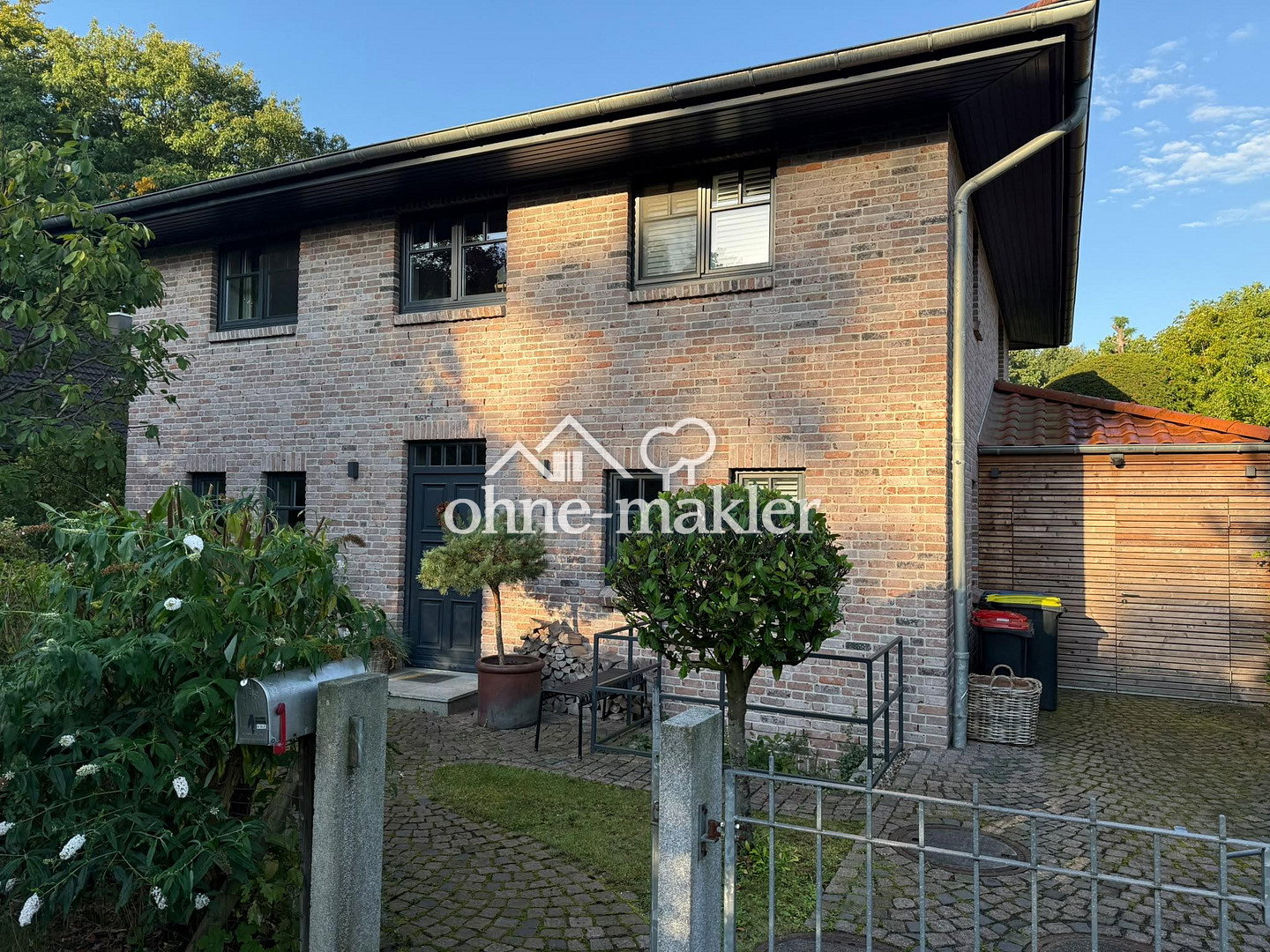 charmantes Haus in begehrter Lage, 22589 Hamburg (Altona Blankenese Iserbrook Osdorf Sülldorf)