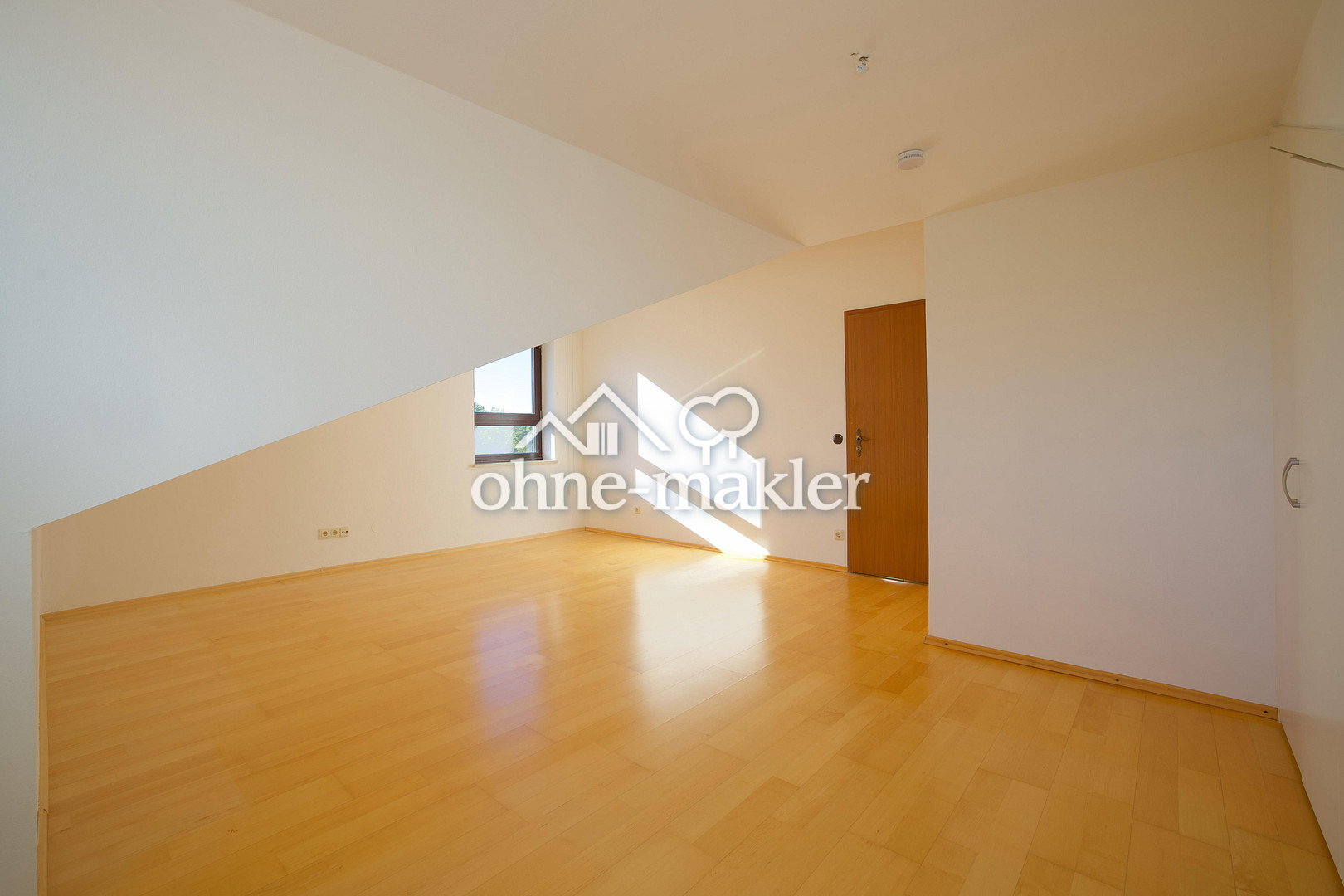 Münchner Allach Maisonette mit Südbalkon, 80997 München (Allach-Untermenzing Moosach Pasing-Obermenzing)