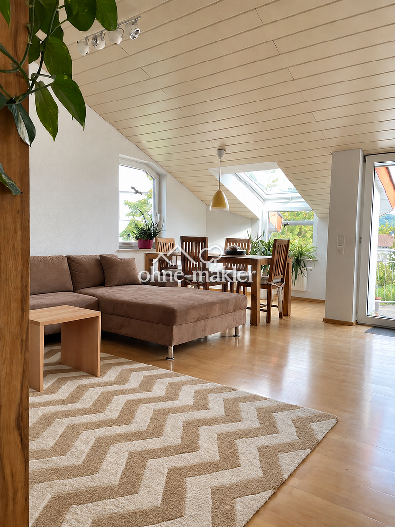 Helle Leonberger Wohnung mit Balkon & Ausblick, 71229 Leonberg