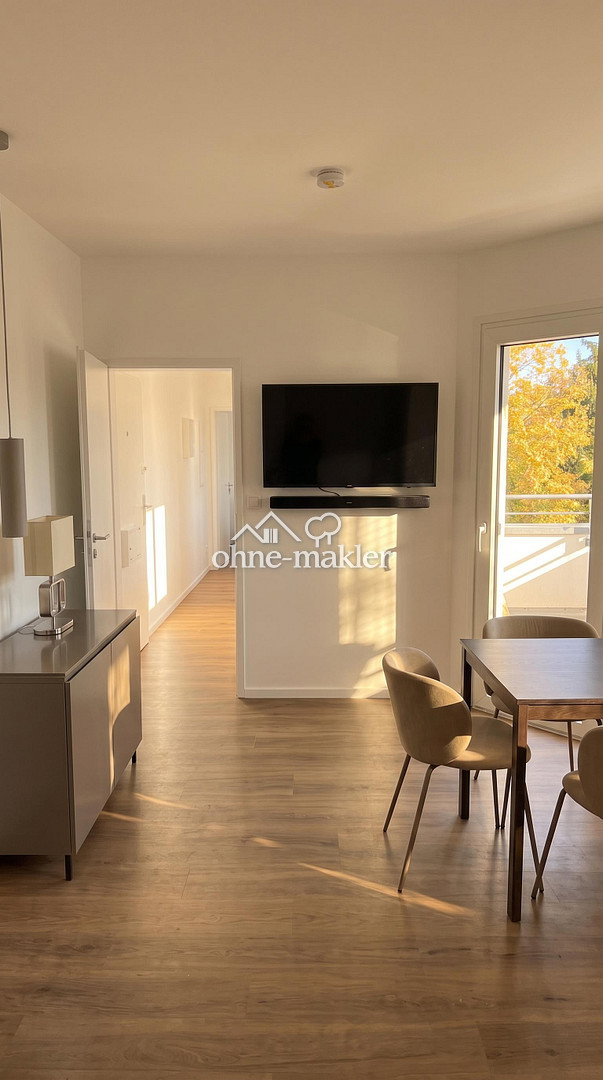 Vollmöbliert & neu Apartment mit Balkon in München, 81677 München (Au-Haidhausen Berg am Laim Bogenhausen)
