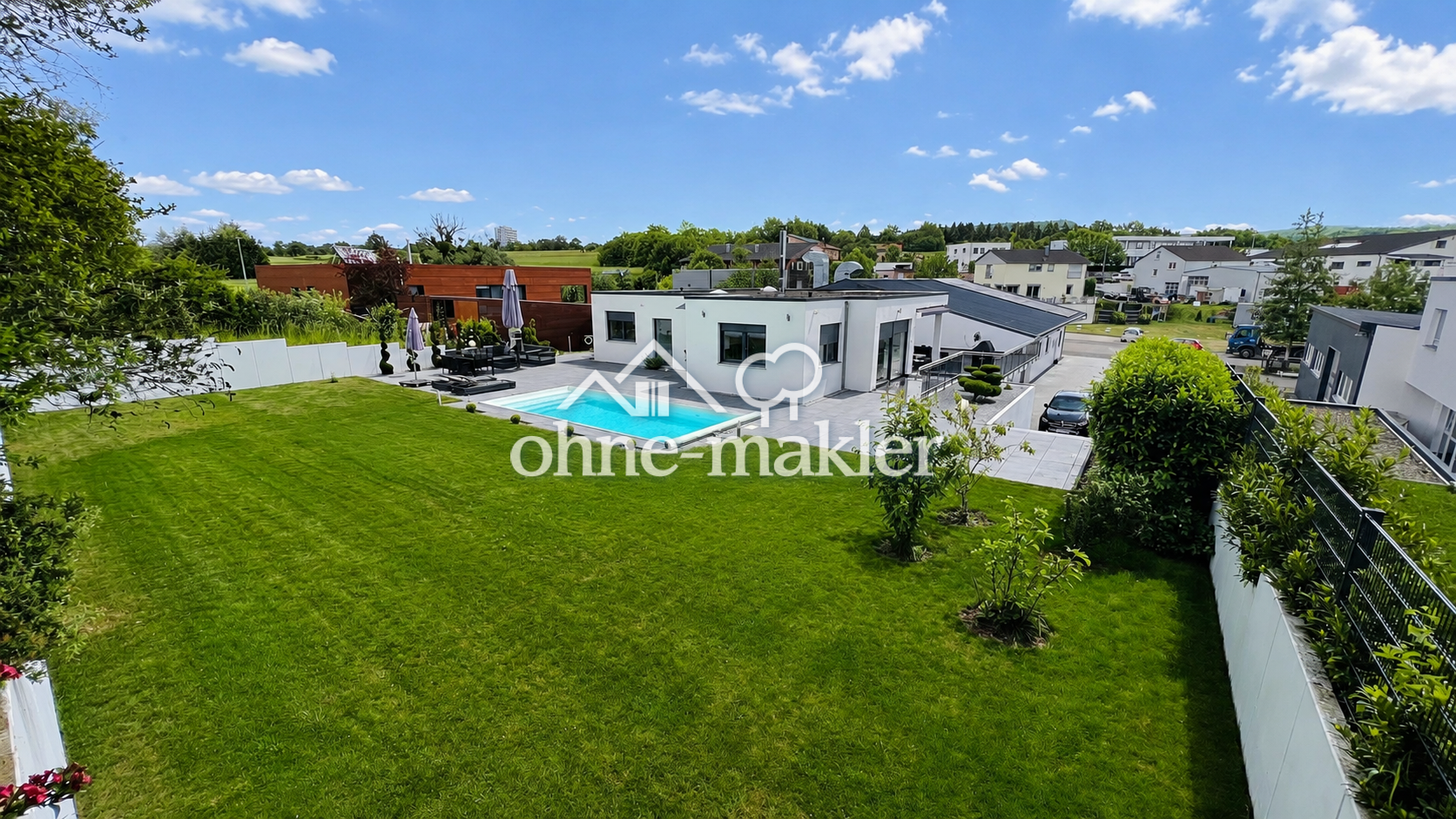 Exklusives Haus mit Werkstatt, Pool & Top-Lage, 72810 Gomaringen