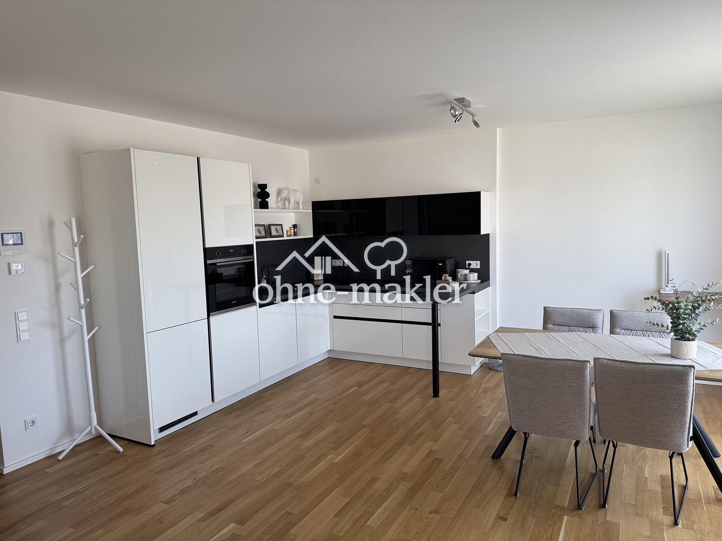 Neubau in Plattling mit Balkon & EBK, 94447 Plattling