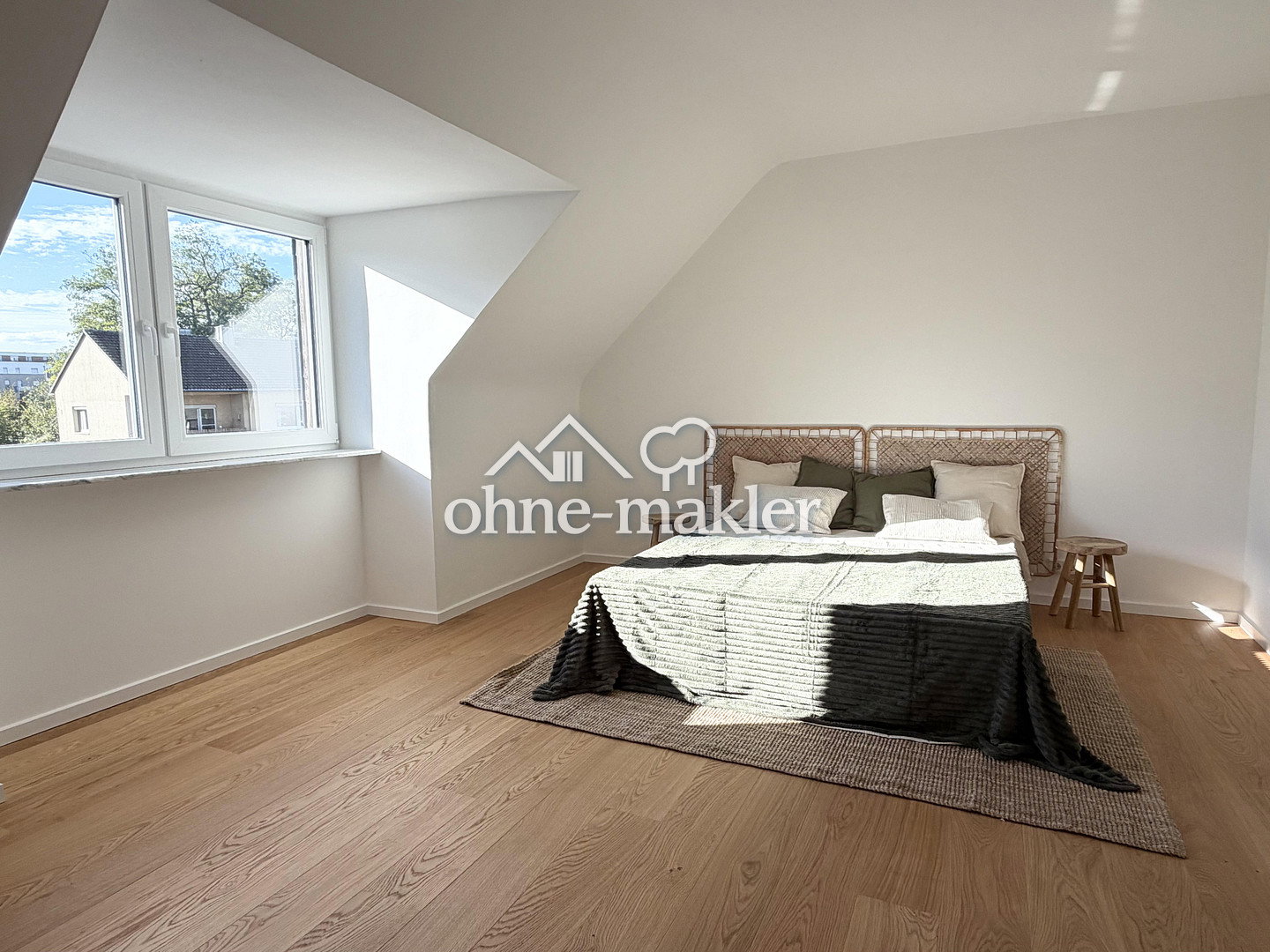 Hochwertige 3-Zimmer-Dachgeschosswohnung zzgl. Ausbaureserve im Spitzboden und 2 Garagen, 50933 Köln (Lindenthal Braunsfeld Müngersdorf)