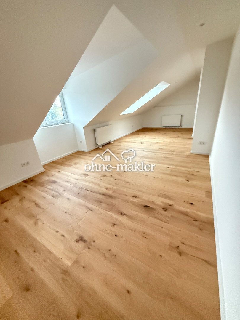 Dachgeschosswohnung mit Einbauküche in Freising, 85356 Freising