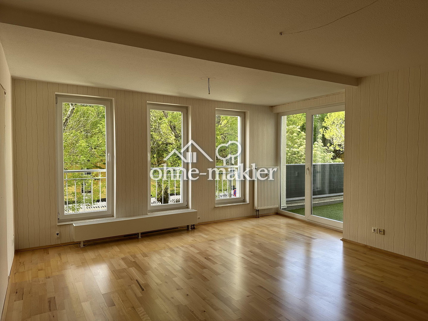 Stadtfeld Ost Helle 3-Zimmer-Wohnung mit Balkon, 39108 Magdeburg (Altstadt Stadtfeld Ost)