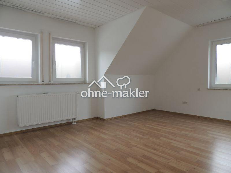 lichtdurchflutete DG-Wohnung mit Balkon, 72116 Mössingen
