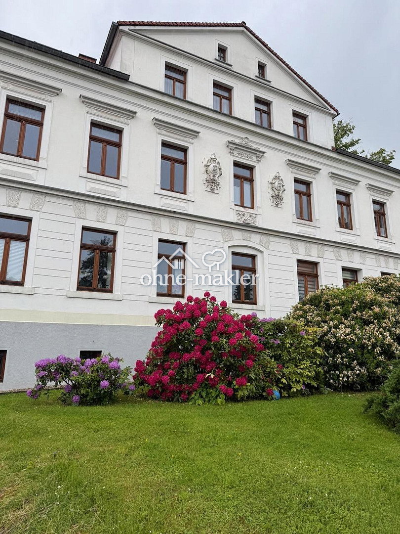Zwickau Modernisiertes Dachgeschoss mit Grünblick, 8064 Zwickau