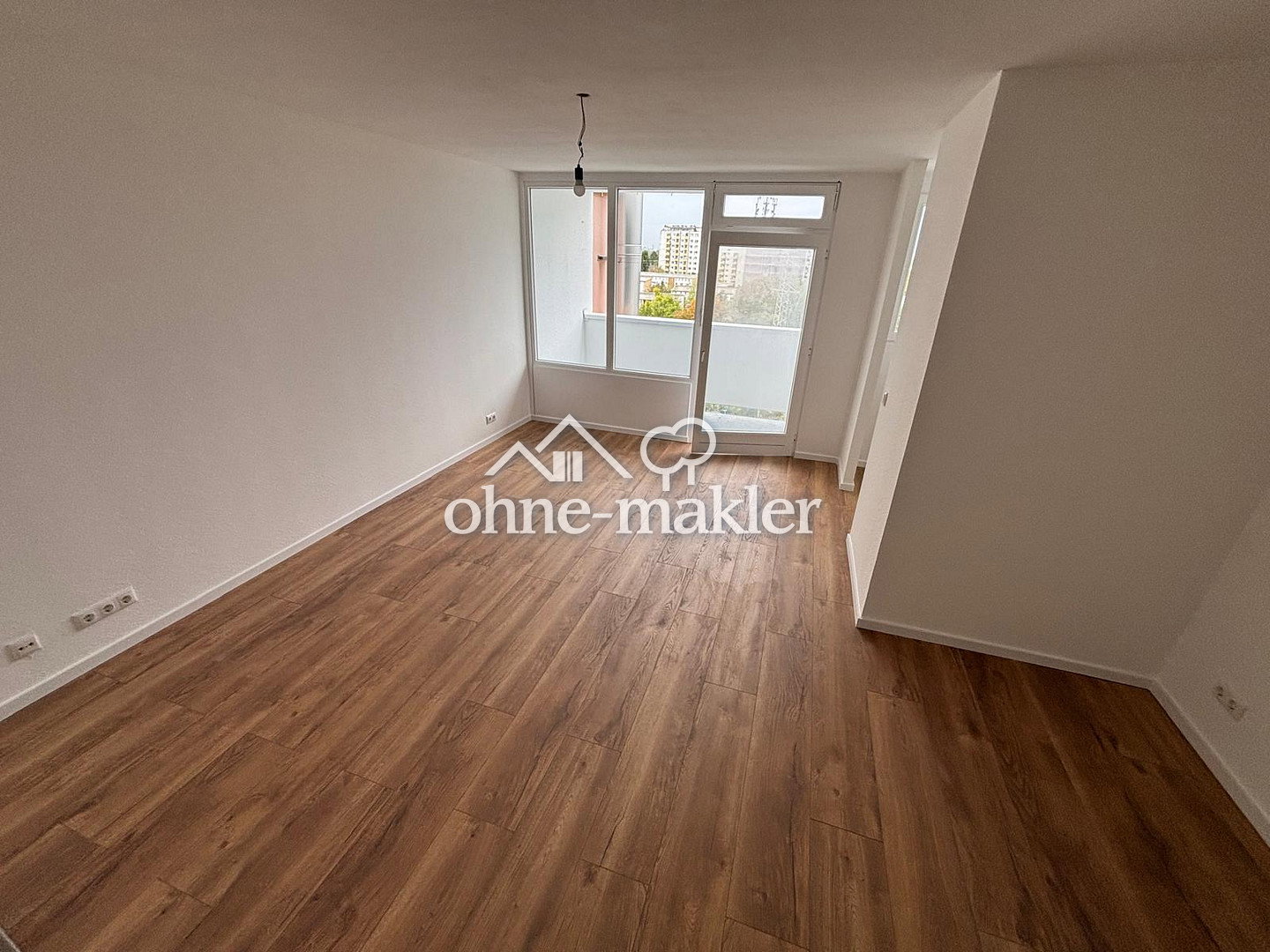 Heller Balkon mit Blick – dein neues Zuhause, 65934 Frankfurt am Main (Höchst Nied)