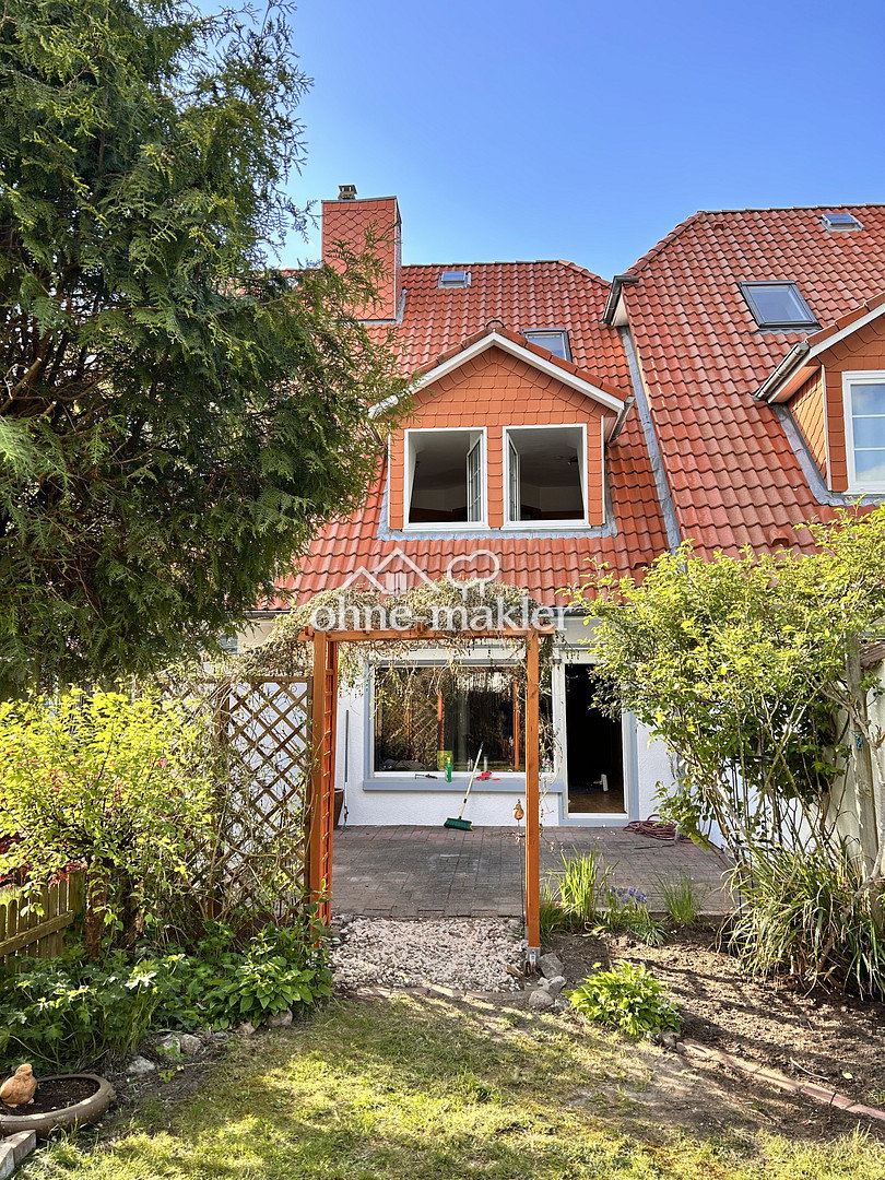 Charmantes Reihenhaus mit Kamin und Garten, 23560 Lübeck (Moisling Sankt Jürgen)