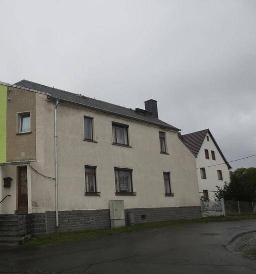 Objekt-Nr.: 15922 – Kleines Einfamilienhaus DHH mit Nebengebäude zum Sanieren in Plauen (Neundorf), 8527 Plauen