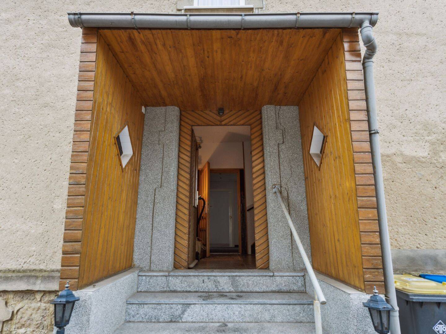 image-65480061
